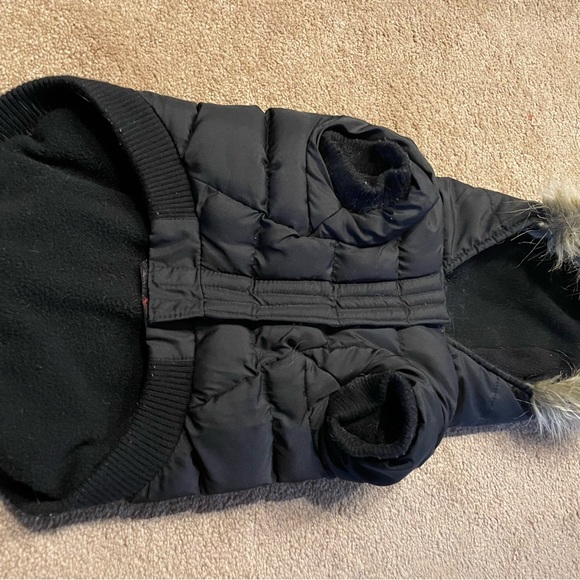 ✨ HOST PICK ✨Canada Pooch Parka Black Hooded Winter Coat Size 14lbs+ Dog - Picture 4 of 7